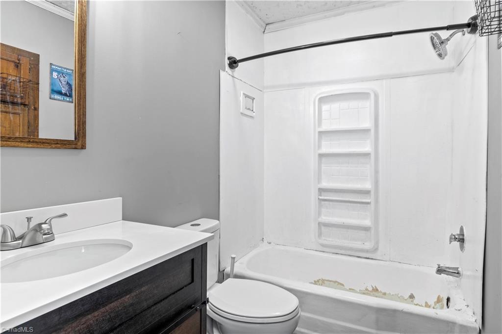 410 Rosewood Drive Property Photo 12