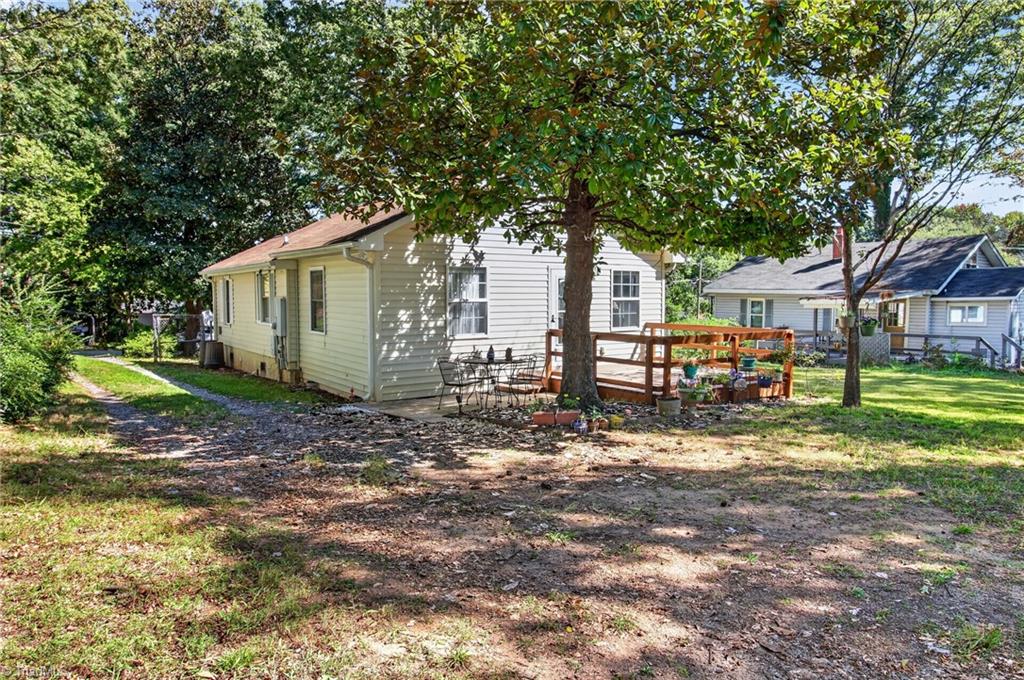 2907 Marthas Place Property Photo 3