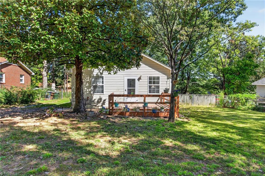 2907 Marthas Place Property Photo 4