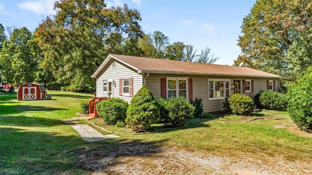 7739 Eversfield Road Property Photo 1