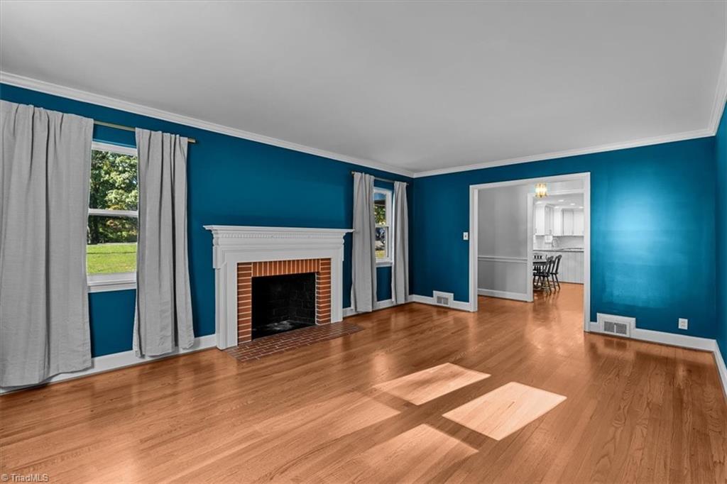 1103 N Peace Haven Road Property Photo 5