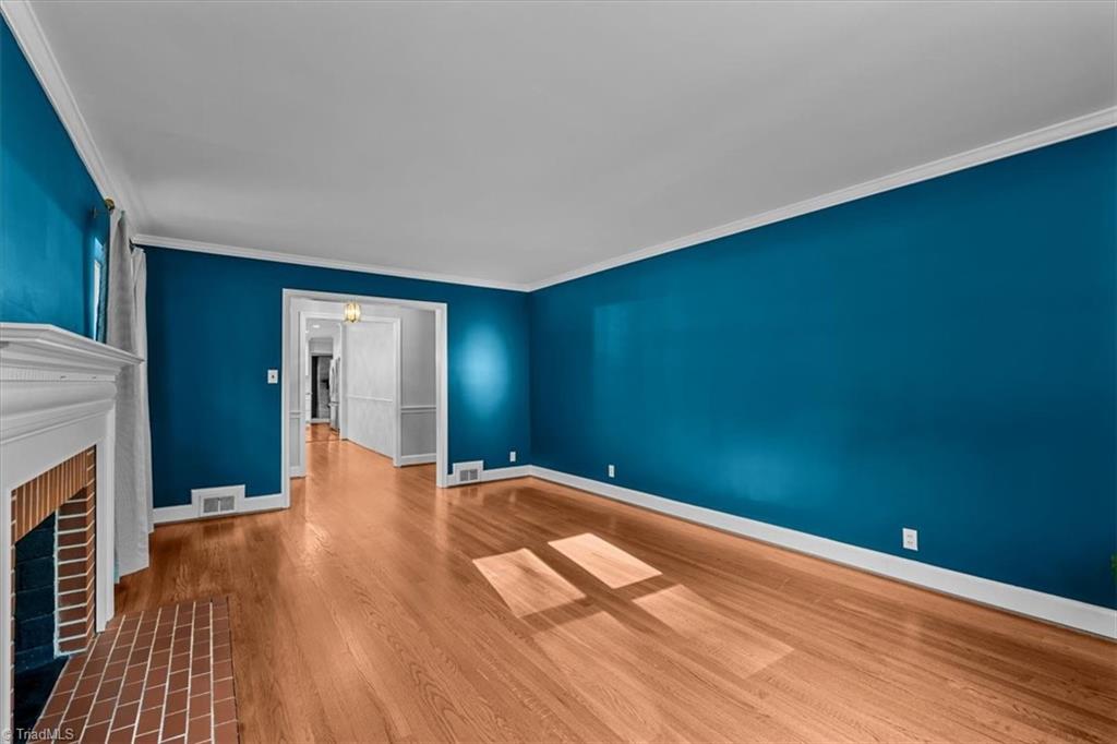 1103 N Peace Haven Road Property Photo 6