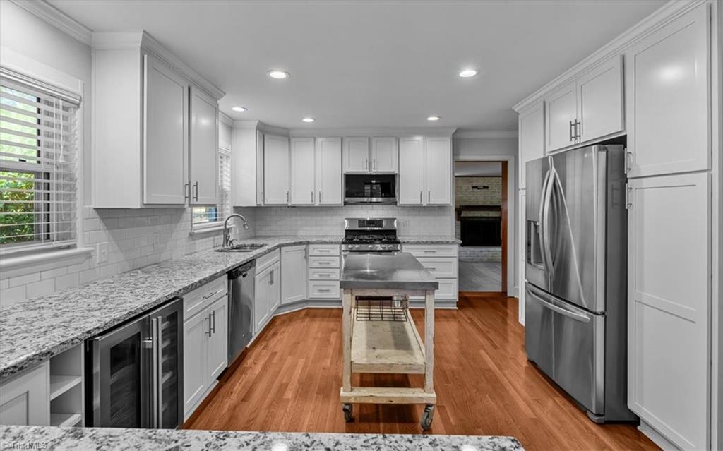 1103 N Peace Haven Road Property Photo 10