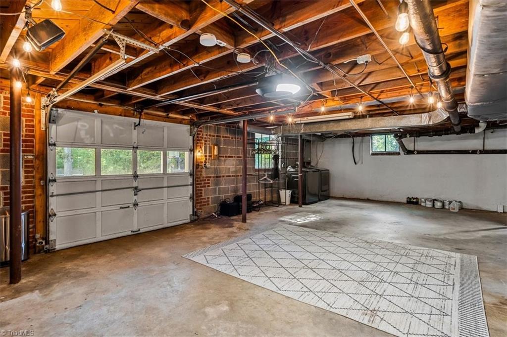 1103 N Peace Haven Road Property Photo 28