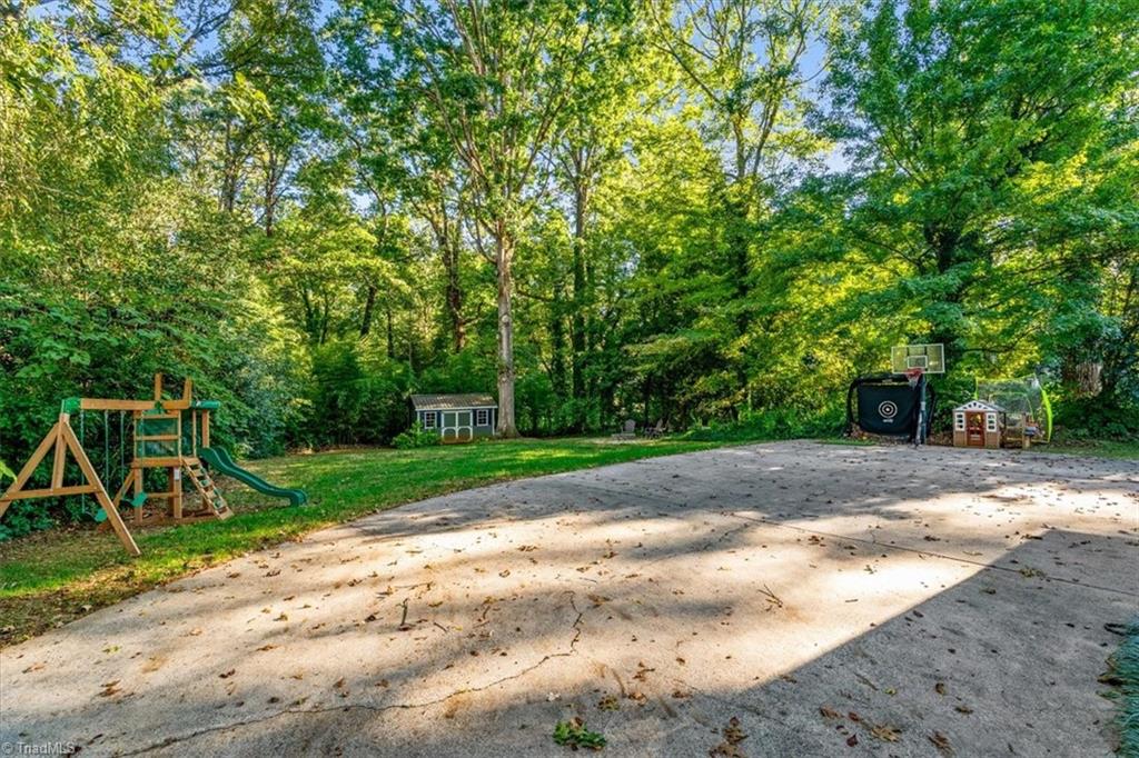 1103 N Peace Haven Road Property Photo 31