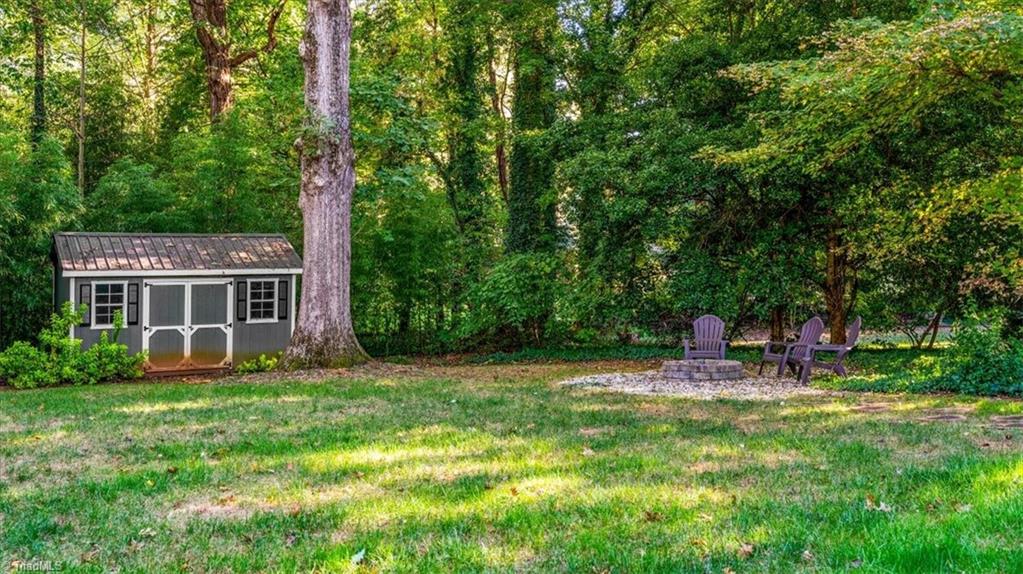 1103 N Peace Haven Road Property Photo 32