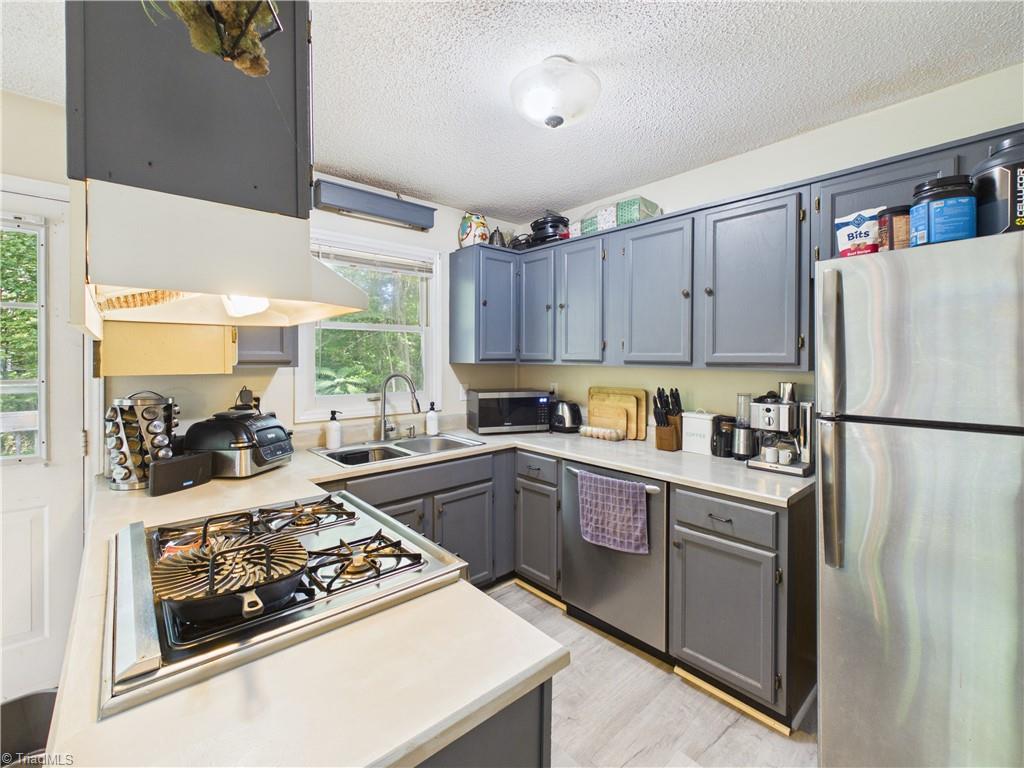 1402 Sundown Drive Property Photo 11