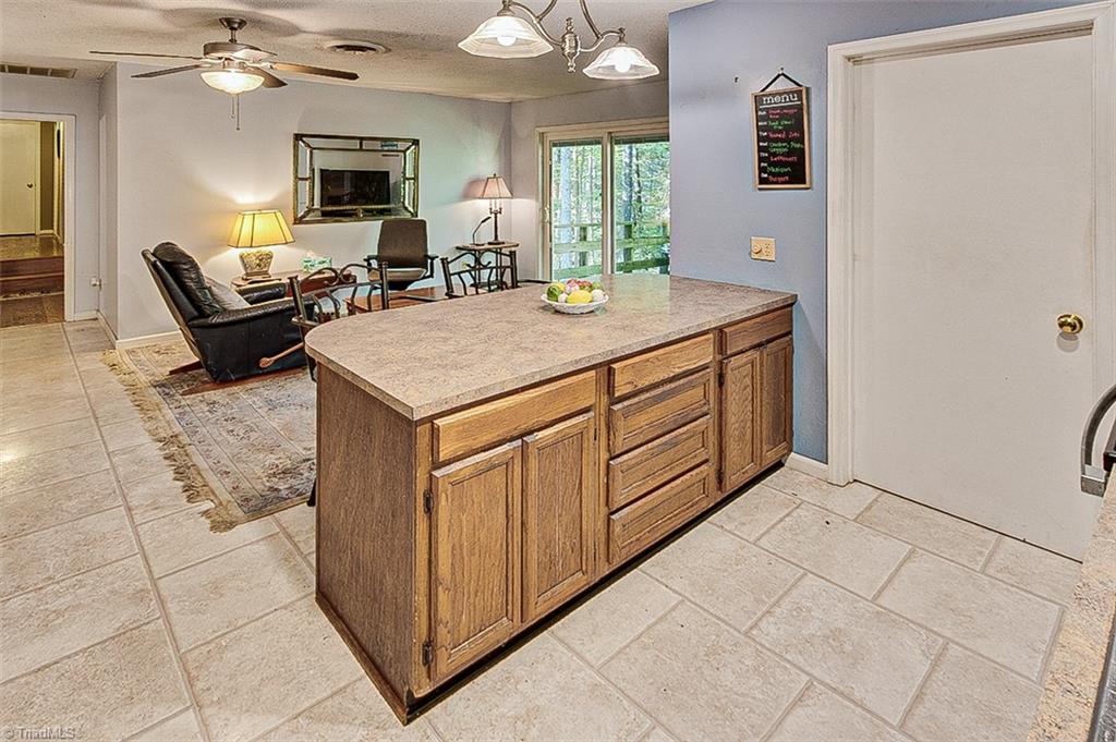 1050 Amity Road Property Photo 10