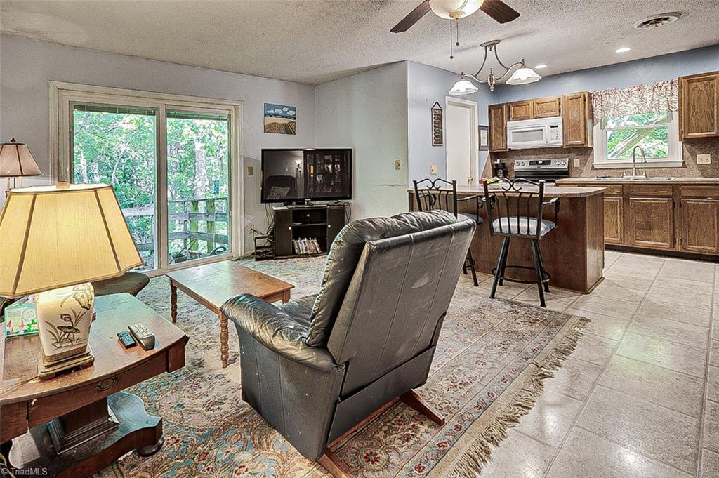 1050 Amity Road Property Photo 16
