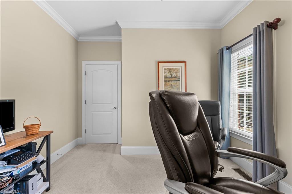 198 Meadows Edge Drive Property Photo 17