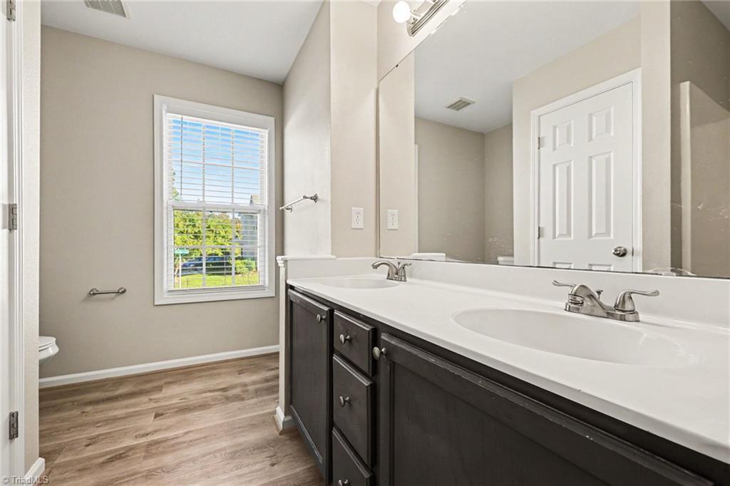 280 Northoaks Drive Property Photo 18