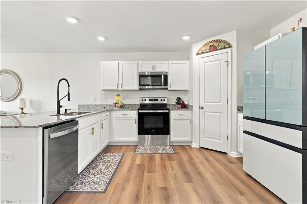 982 Boones Cave Road Property Photo 4