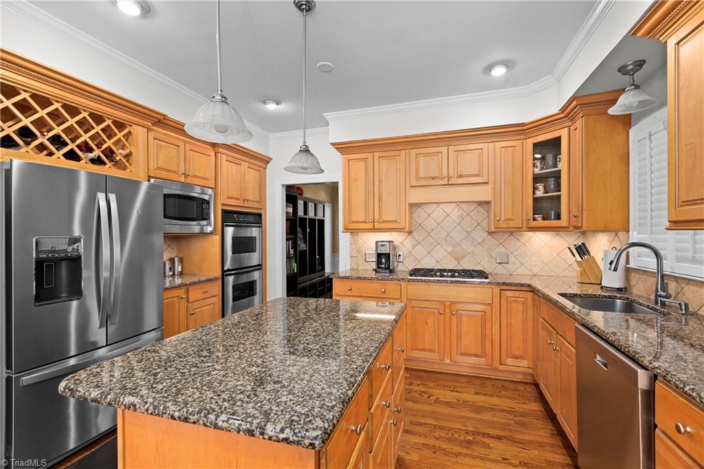 4209 Hollowoak Court Property Photo 7