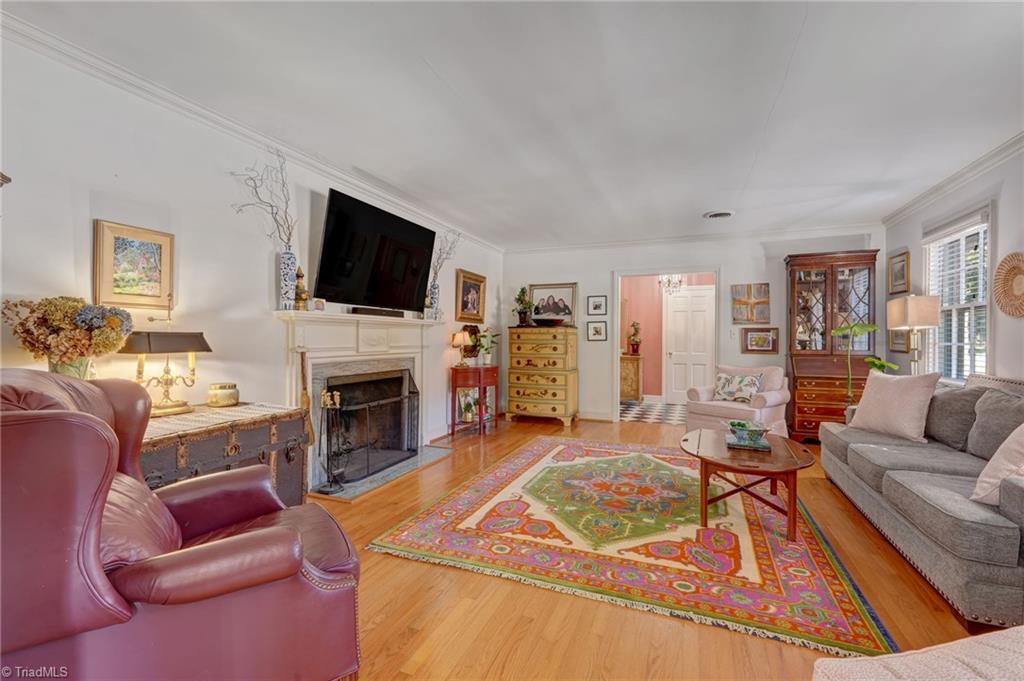 2303 N Elm Street Property Photo 5