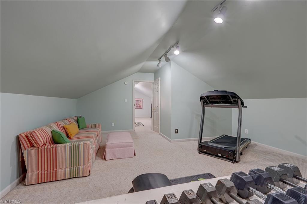 2303 N Elm Street Property Photo 42