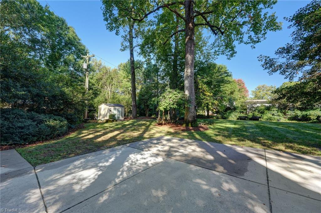 2303 N Elm Street Property Photo 44