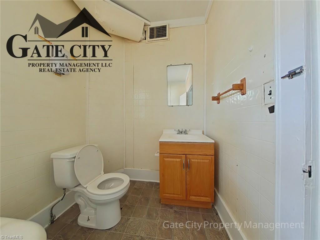 222 Dunleith Avenue Property Photo 4