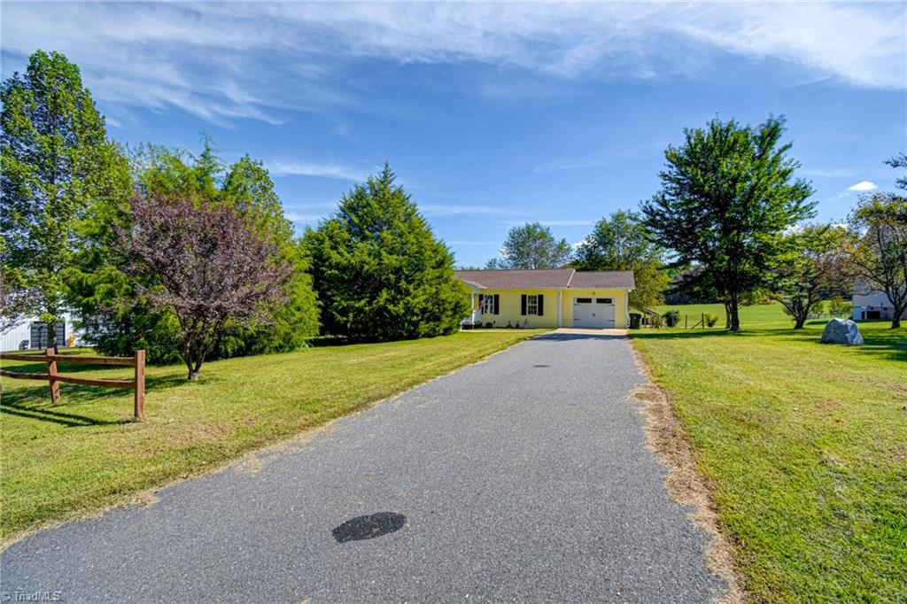 224 Tom Hunter Road Property Photo 2