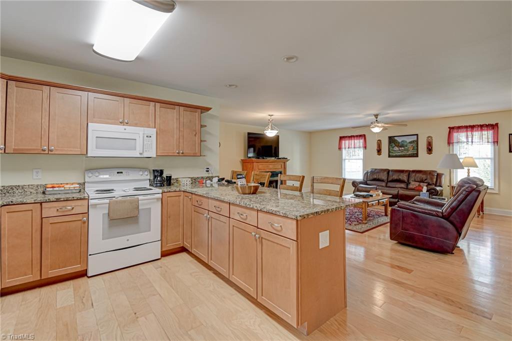 224 Tom Hunter Road Property Photo 12