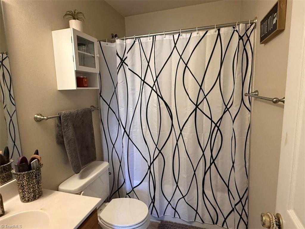 105 Avalon Street Property Photo 21