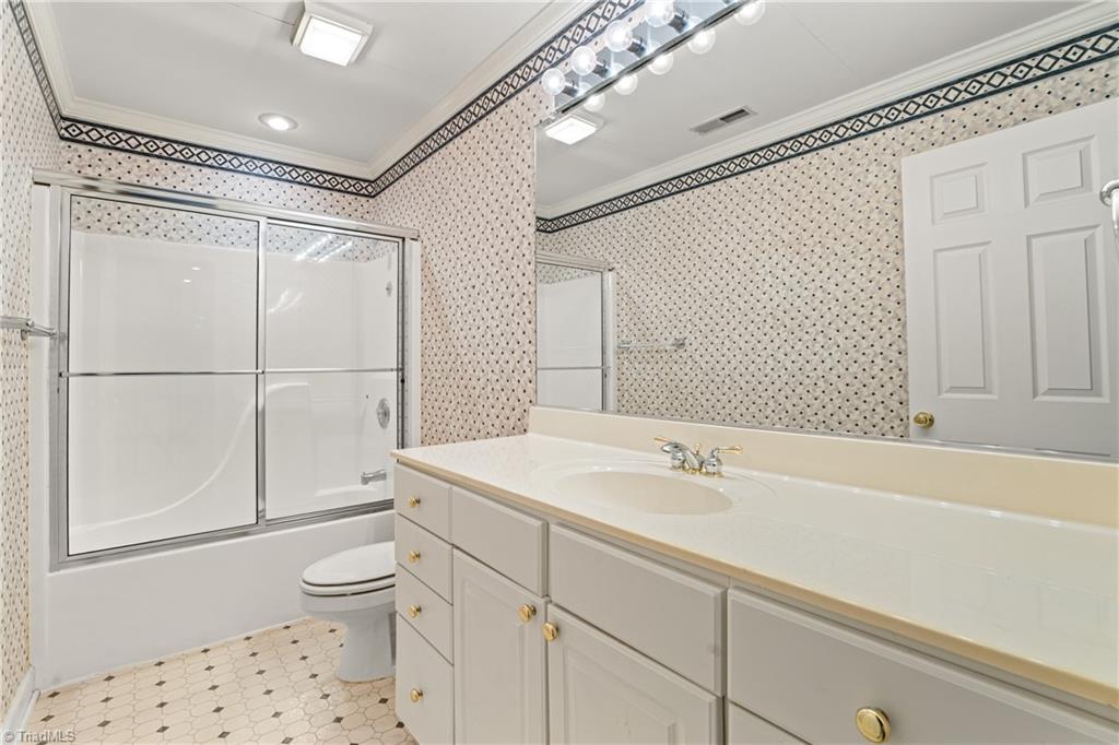 124 Bradford Lake Court Property Photo 22