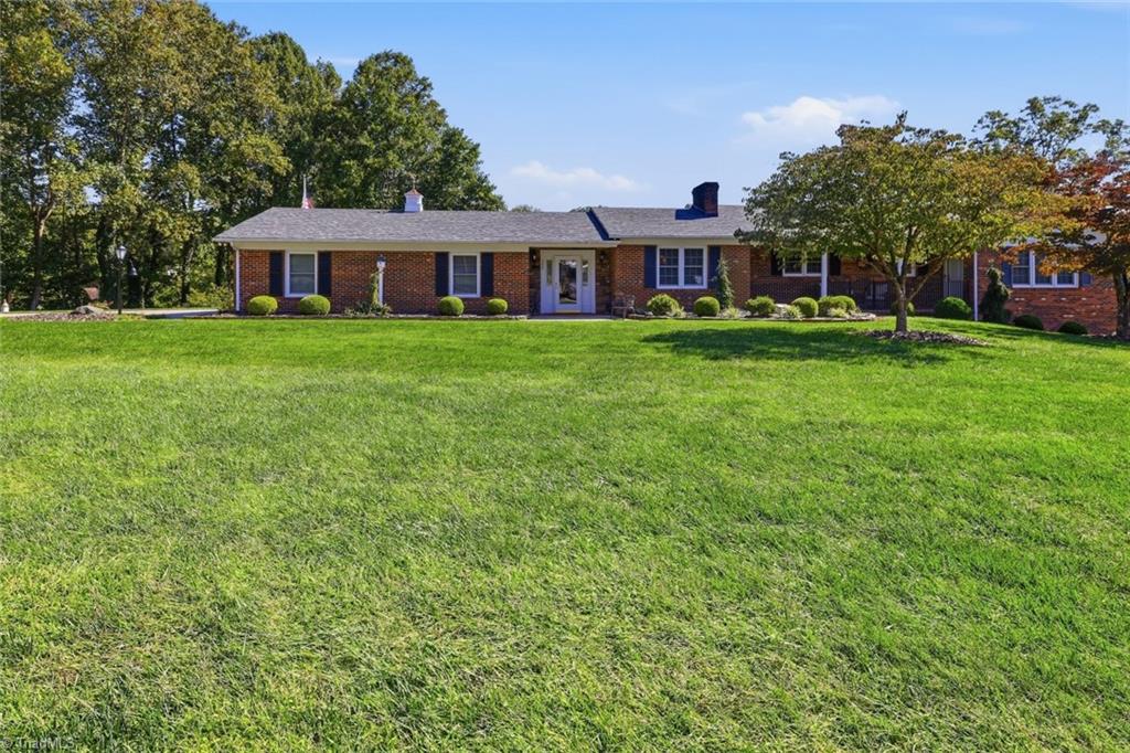300 Oak Forest Circle Property Photo 1