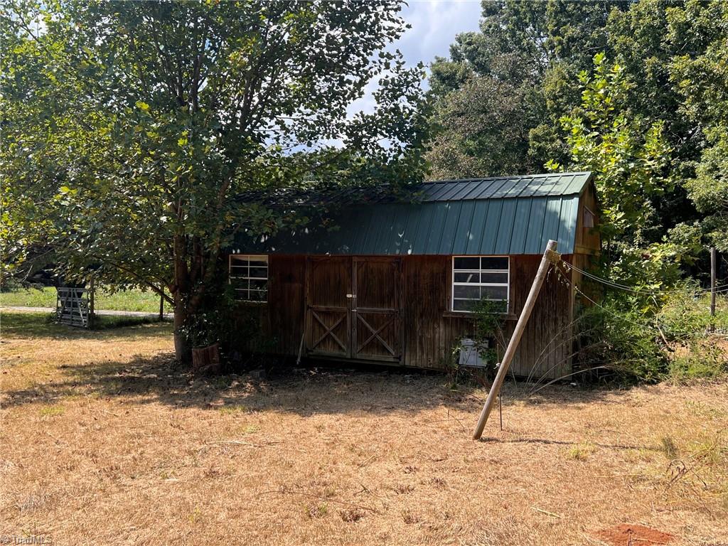 230 Squirrel Run Property Photo 19