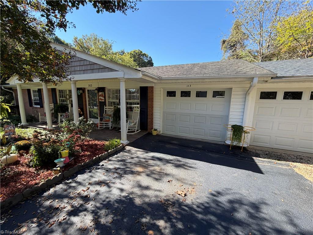 163 Florida Avenue Property Photo 3