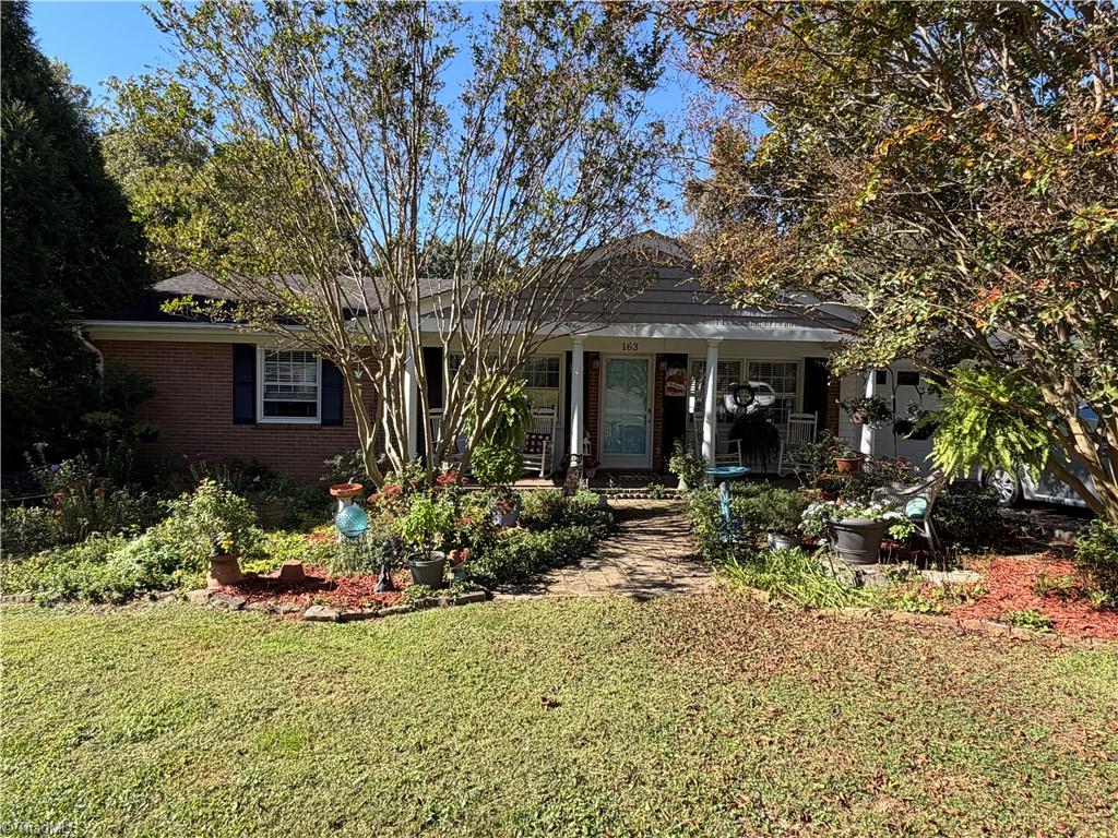 163 Florida Avenue Property Photo 4