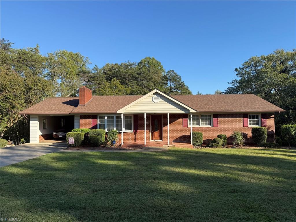 405 E Devon Drive Property Photo 1
