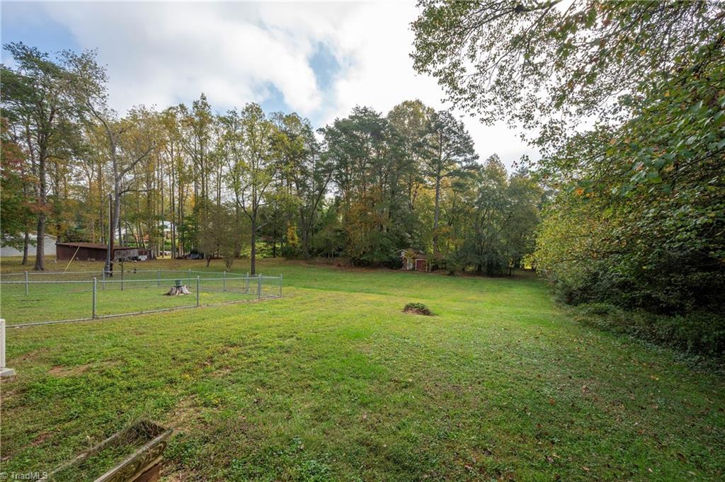 405 E Devon Drive Property Photo 6