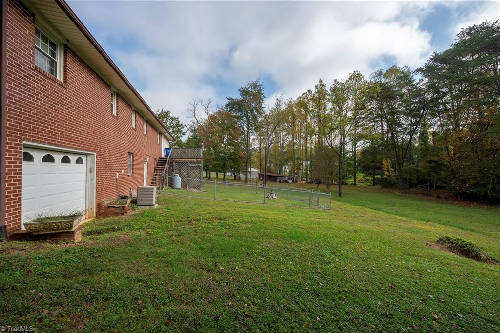 405 E Devon Drive Property Photo 7