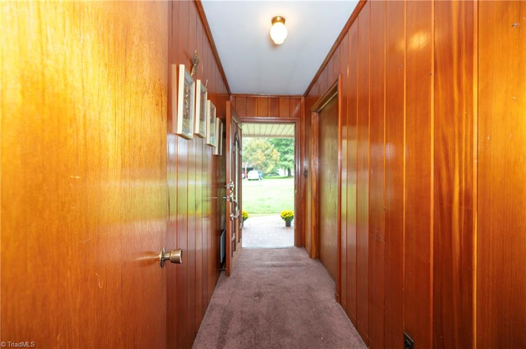 405 E Devon Drive Property Photo 14