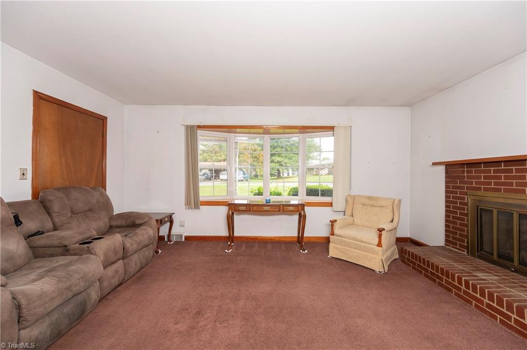 405 E Devon Drive Property Photo 16