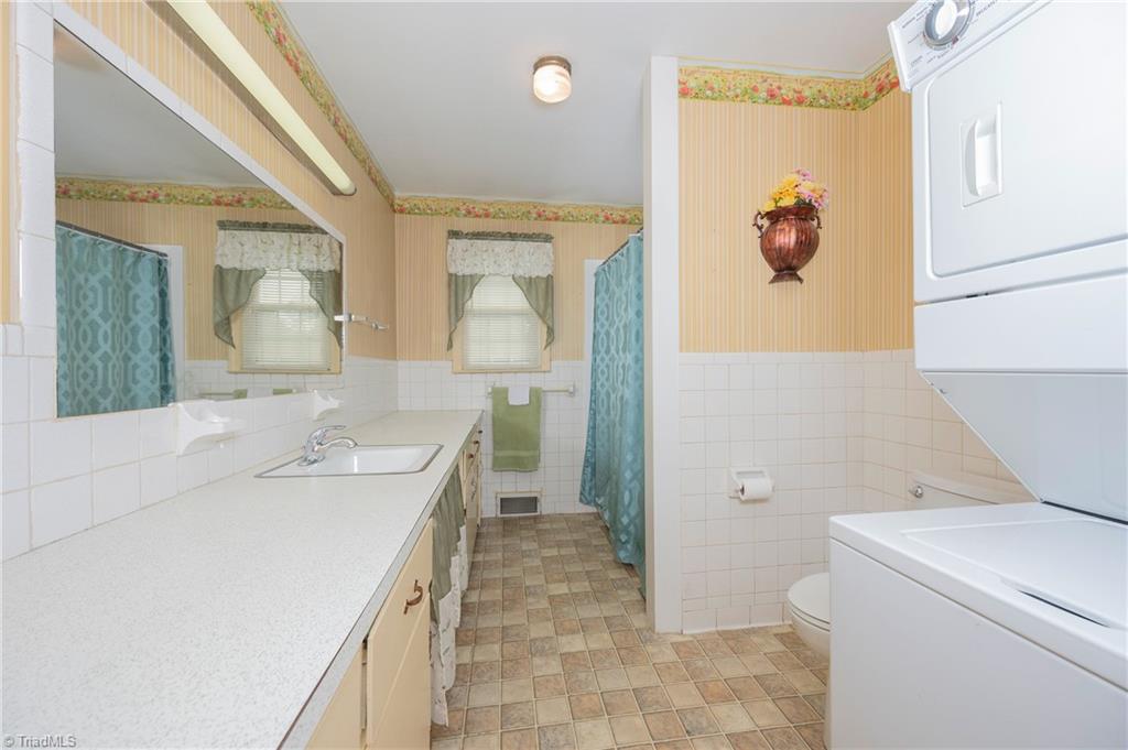 405 E Devon Drive Property Photo 20