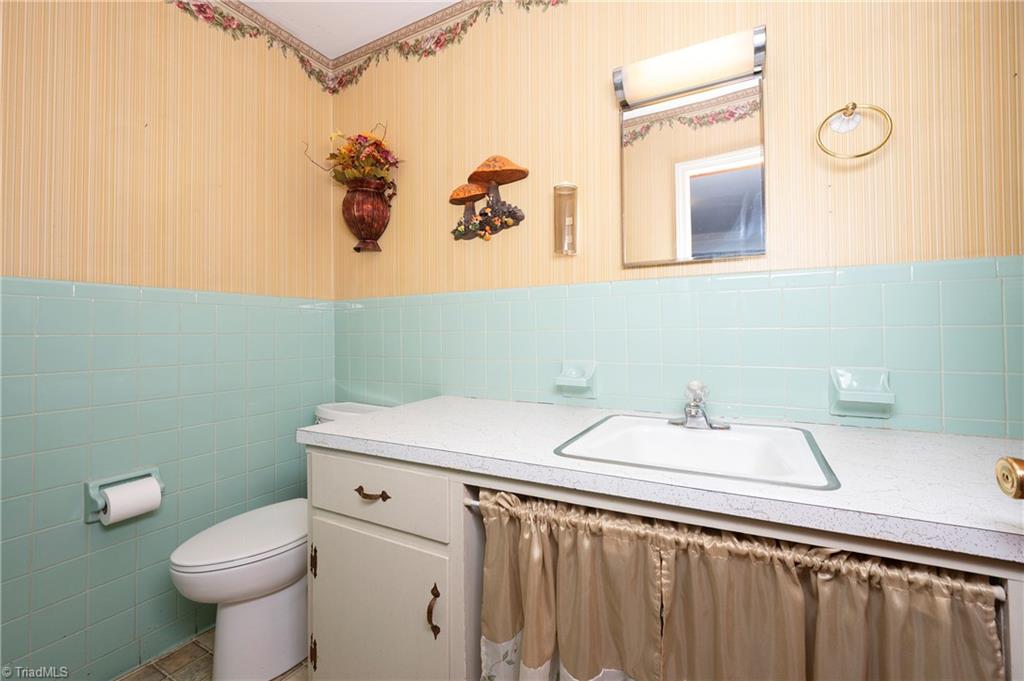 405 E Devon Drive Property Photo 26