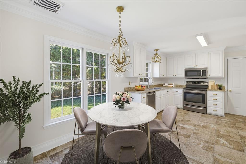 8 Cardwell Point Property Photo 11