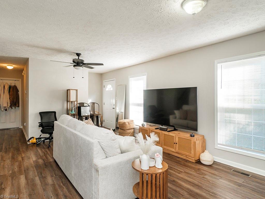 622/624 Williamson Avenue Property Photo 7