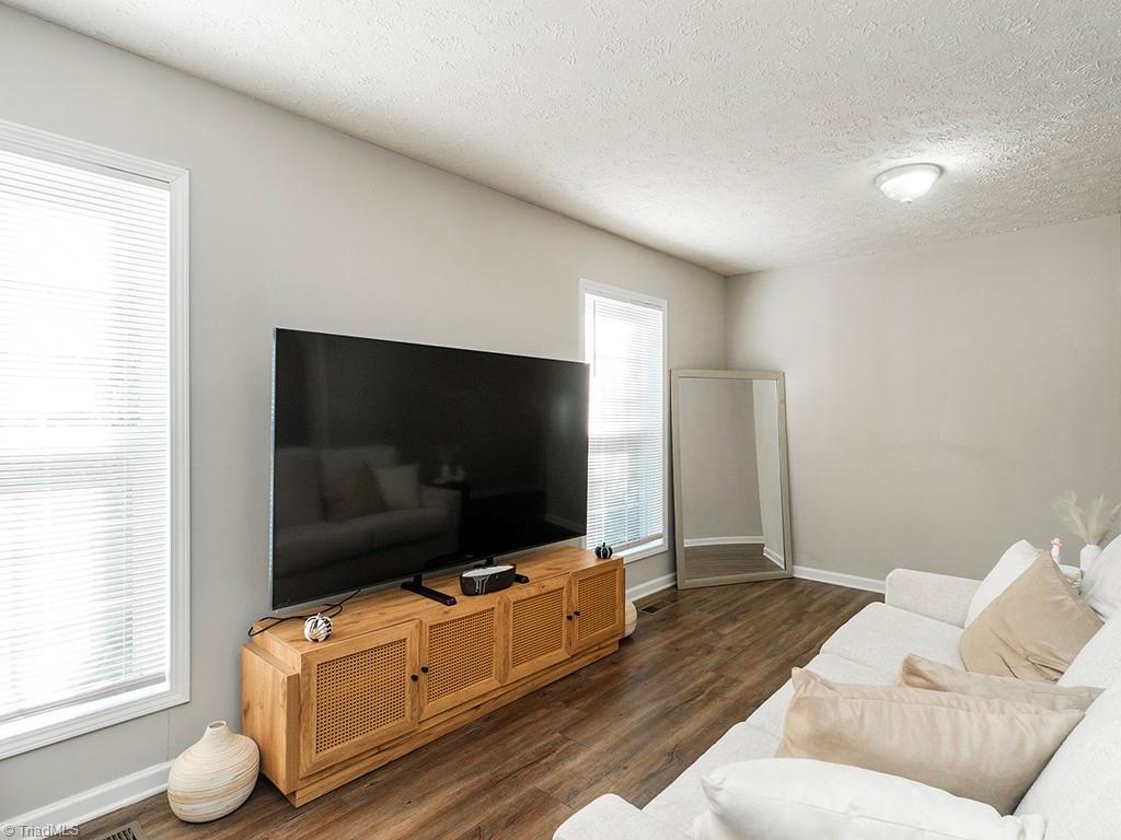 622/624 Williamson Avenue Property Photo 9