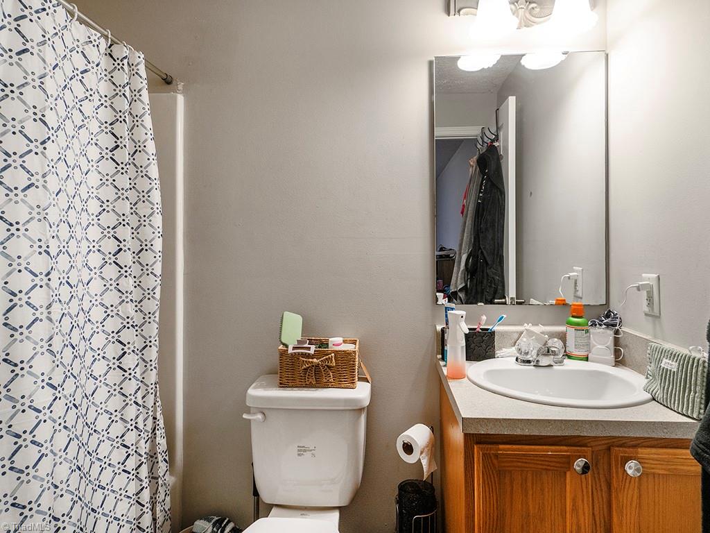 622/624 Williamson Avenue Property Photo 19