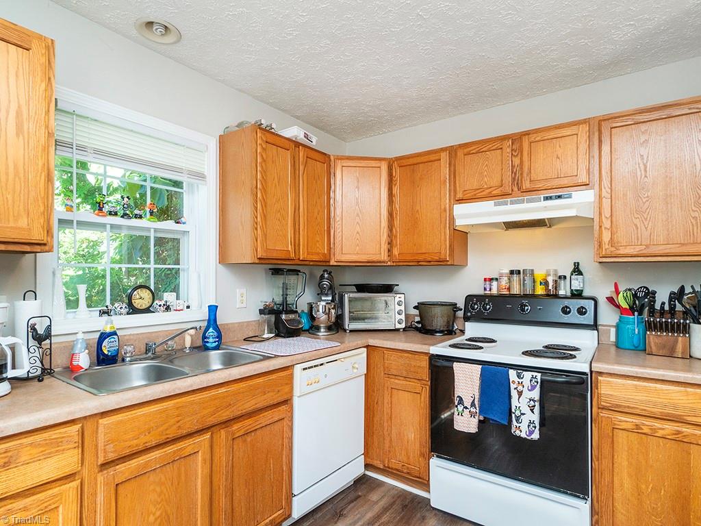 622/624 Williamson Avenue Property Photo 23