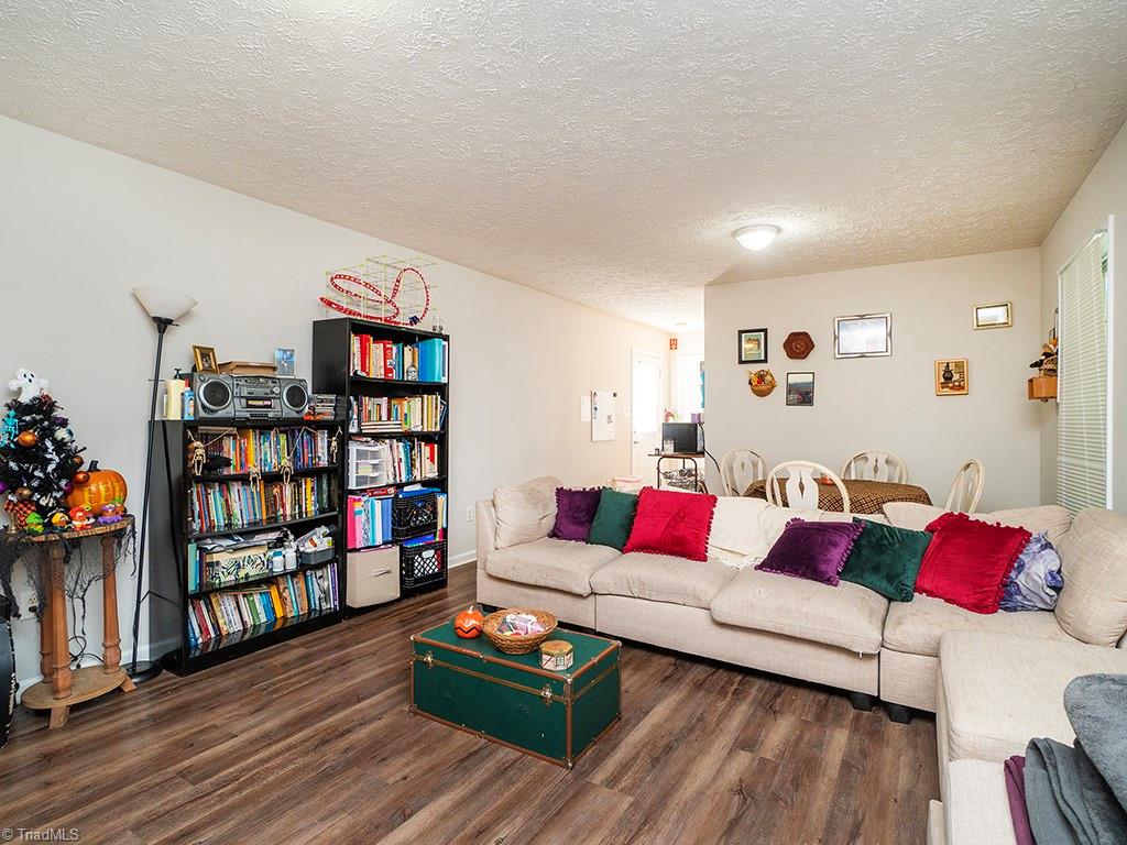 622/624 Williamson Avenue Property Photo 28