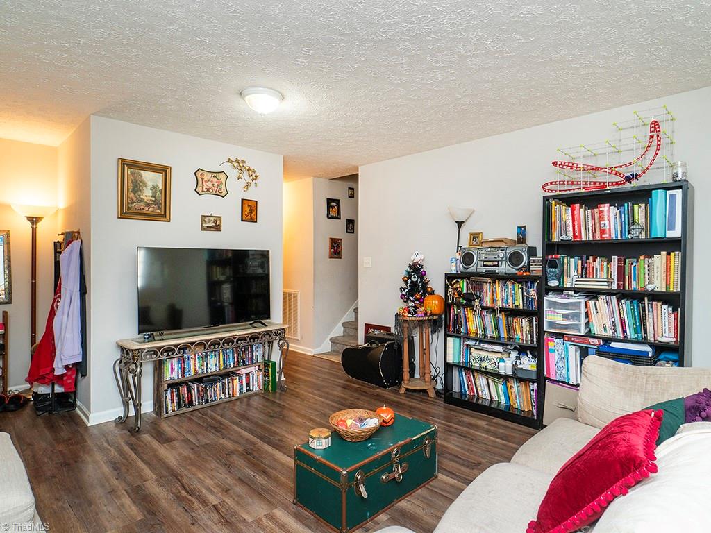 622/624 Williamson Avenue Property Photo 29