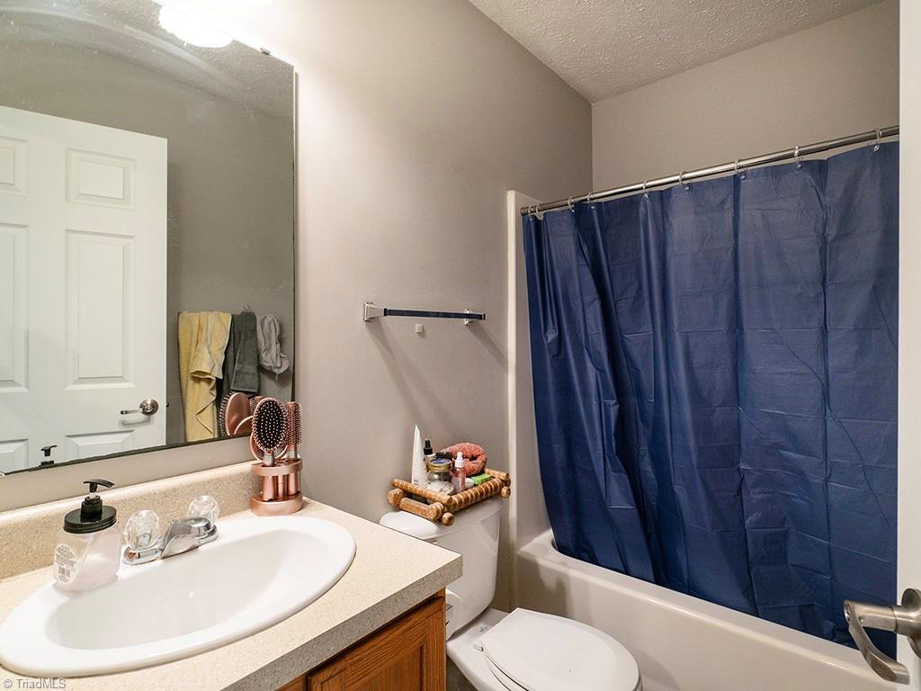 622/624 Williamson Avenue Property Photo 31