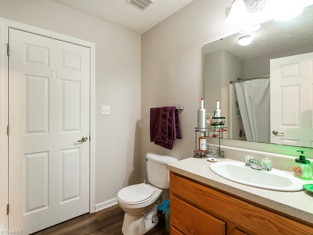 622/624 Williamson Avenue Property Photo 32