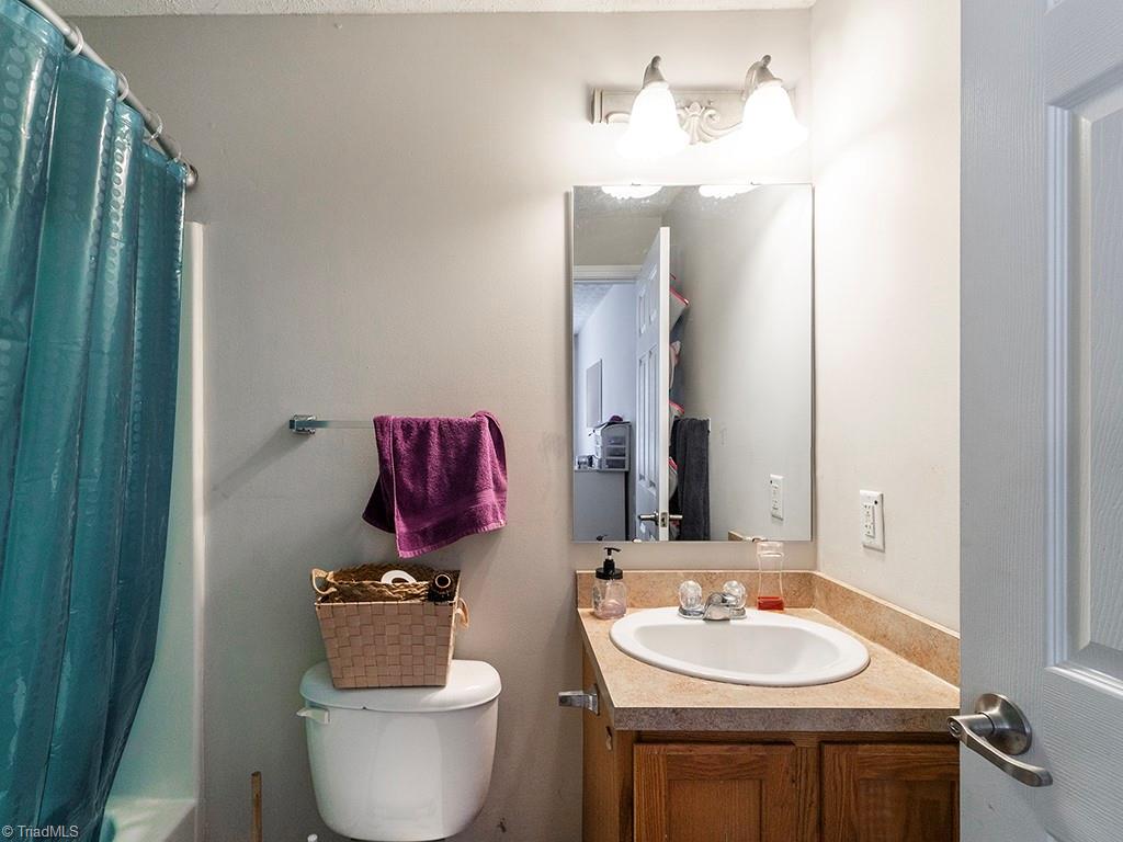 622/624 Williamson Avenue Property Photo 36