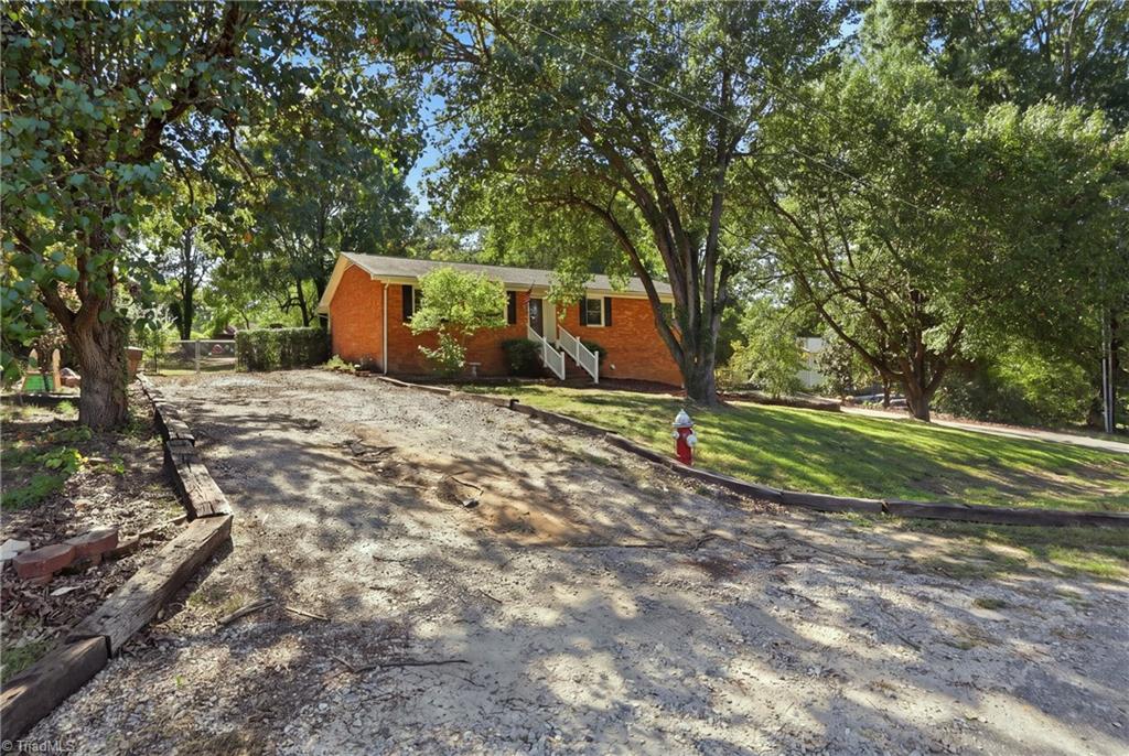 406 Spring Road Property Photo 3