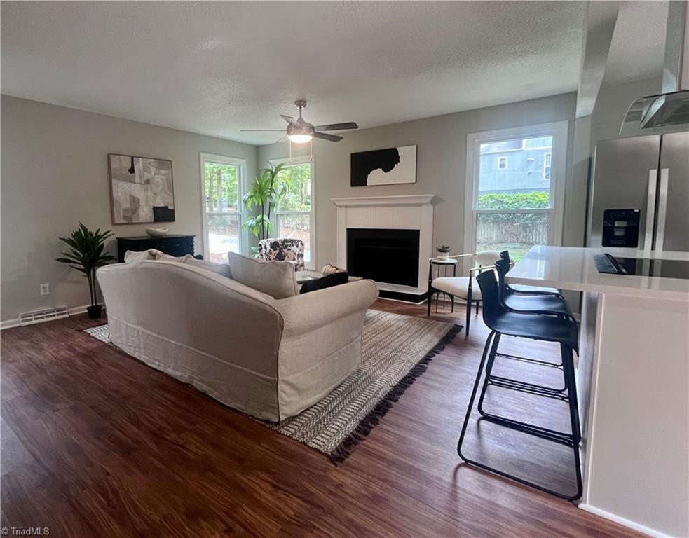 6536 Creek Run Road Property Photo 4