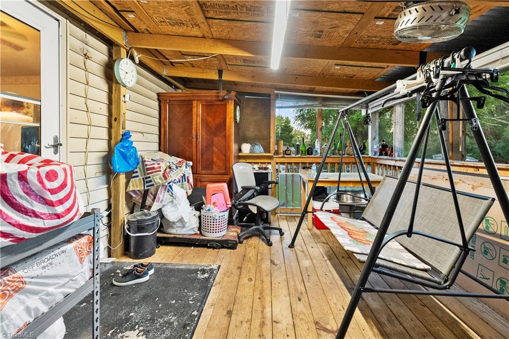 2112 Vale Place Property Photo 6