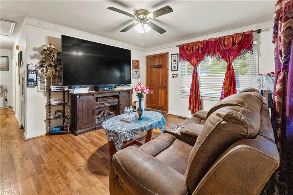 2112 Vale Place Property Photo 11